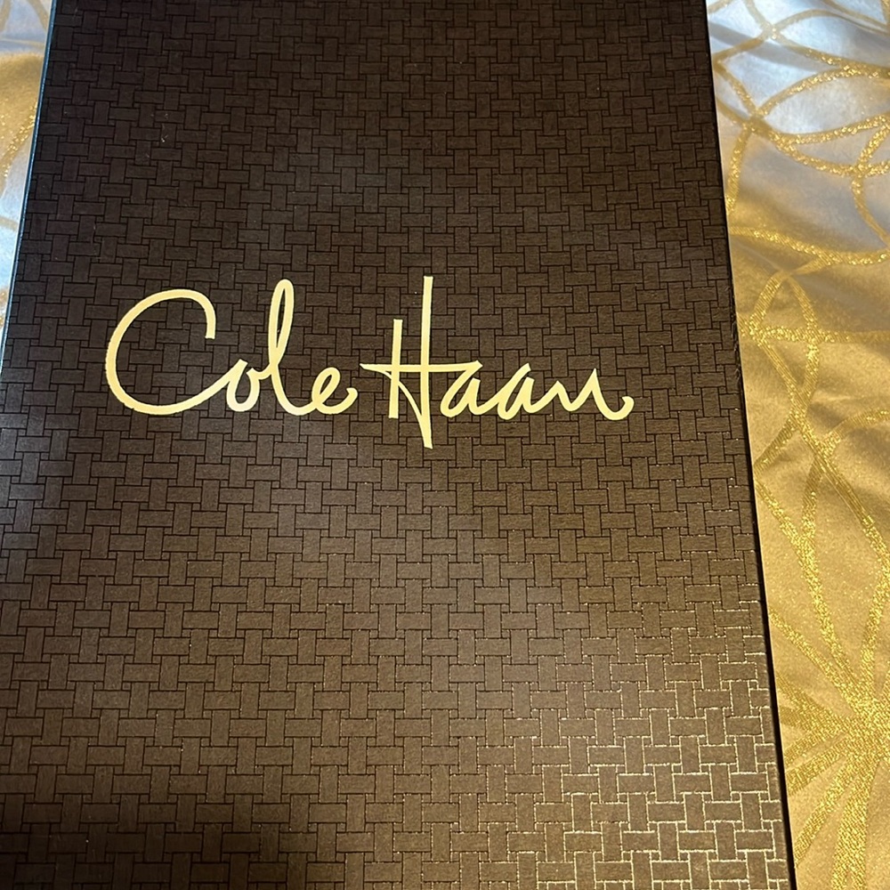 Cole Haan size 12 brown waterproof Air Wallace.OX shoe. Twice worn lace up.